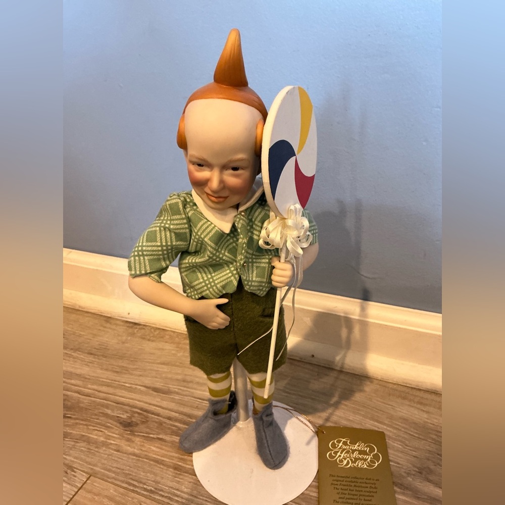 Franklin Heirloom Munchkin Boy with Lollipop Porcelain Doll w/stand Wizard of Oz